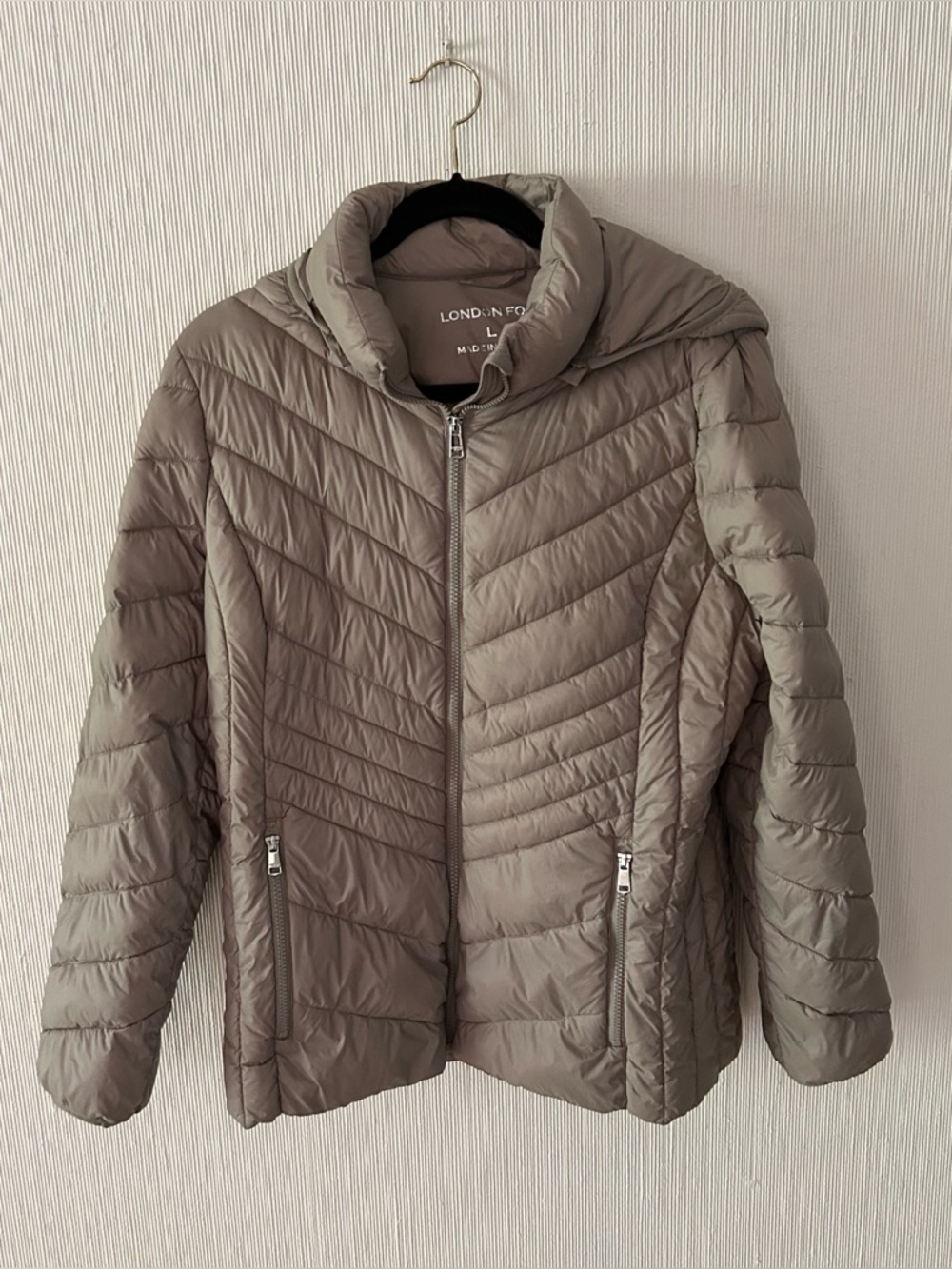 London Fog chevron quilted down ladies jacket neutral color in size large